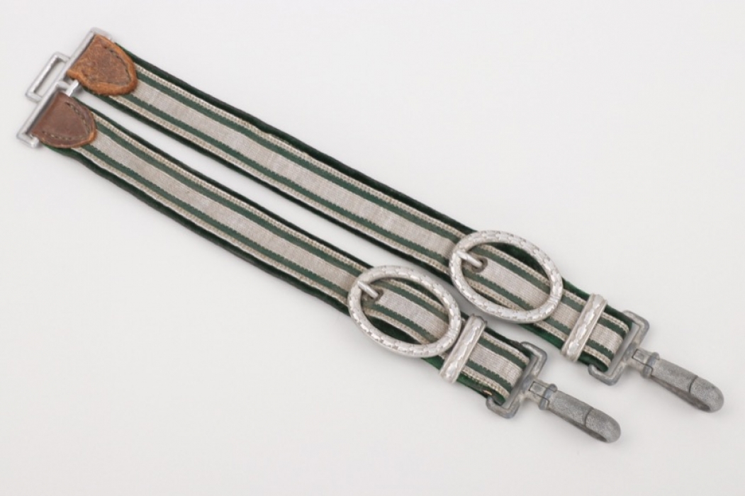 Landzoll official's dagger hangers