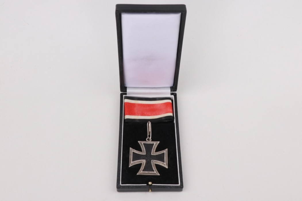 Replica (!) 1957 Knight's Cross of the Iron Cross in case