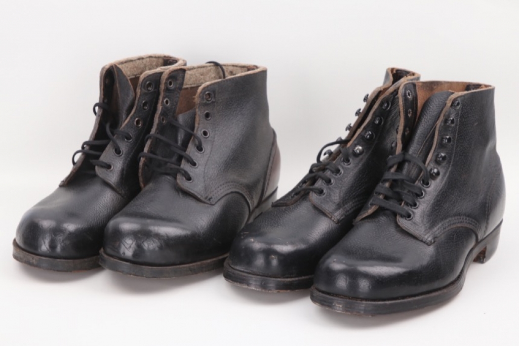2 x low ankle boots (similar to Wehrmacht)
