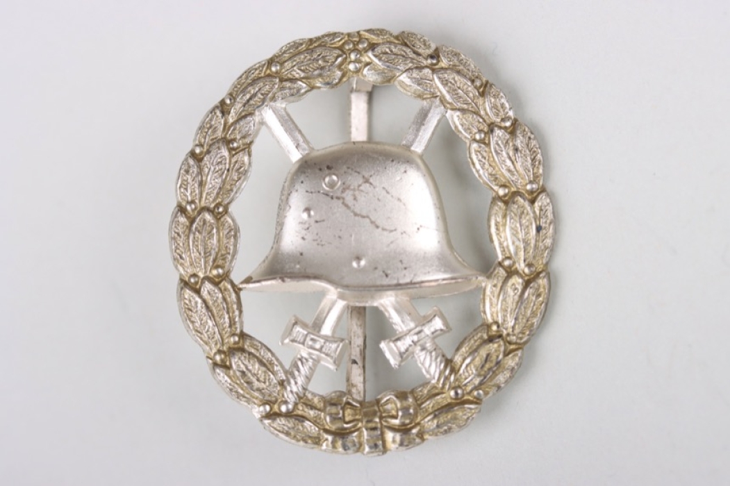 WWI Wound Badge in Silver - cut-out type