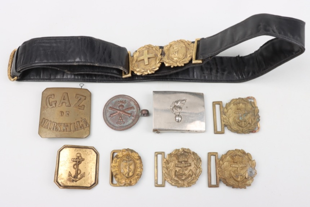 Lot of 9 belt buckles, mainly from the navy