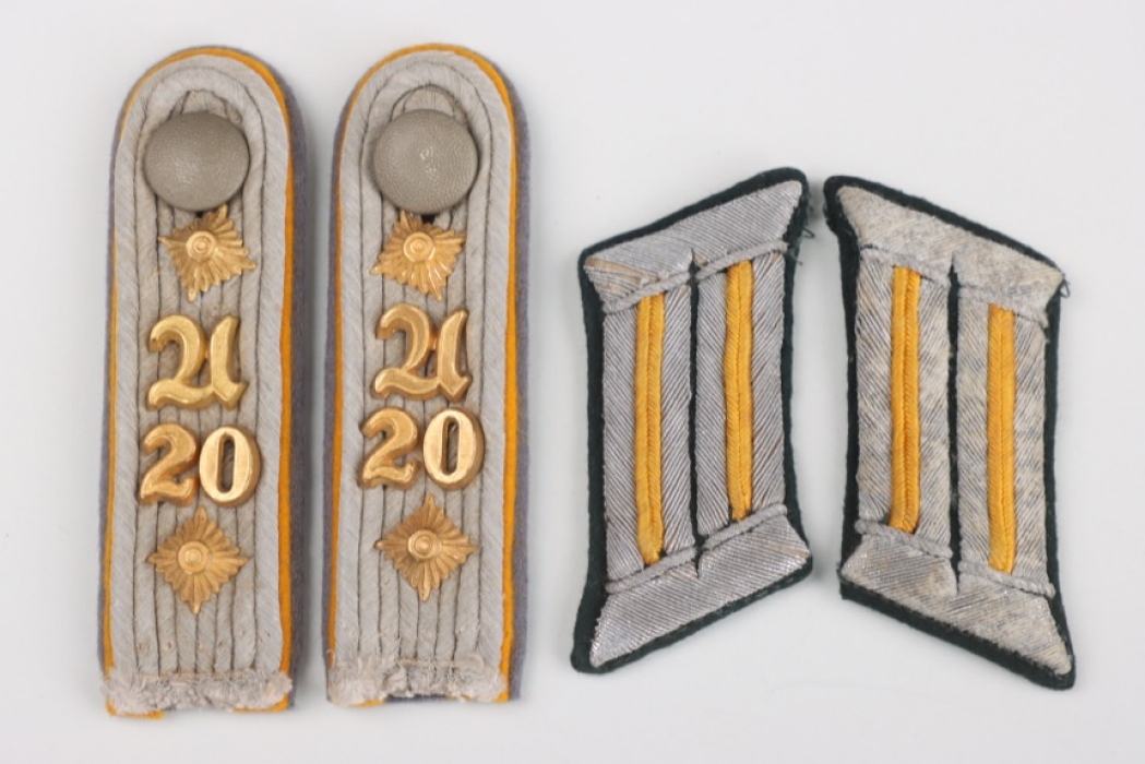Aufklärungs-Abteilung 20 shoulder boards & collar tabs for a Rittmeister der Reserve