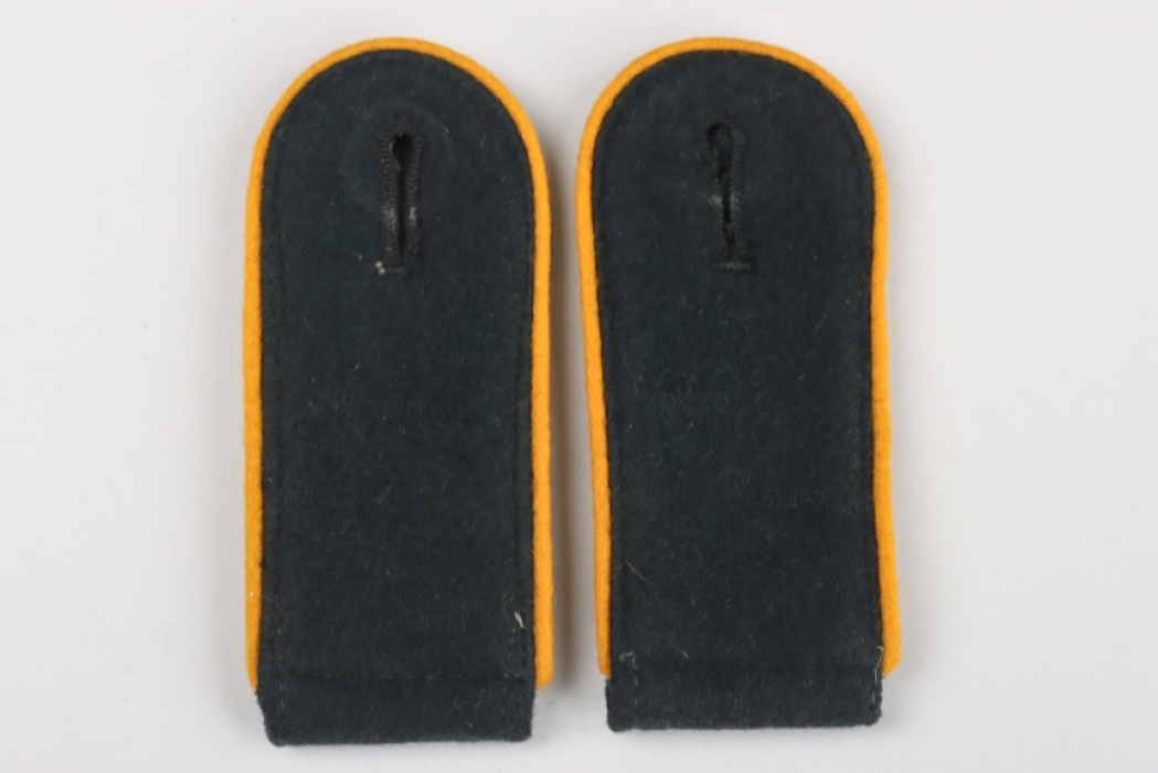 Kavallerie EM shoulder boards - mint