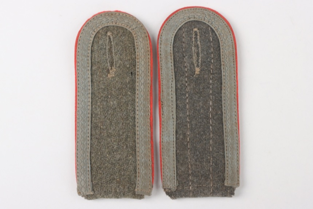 Pair of shoulder straps for Unteroffizier Artillerie