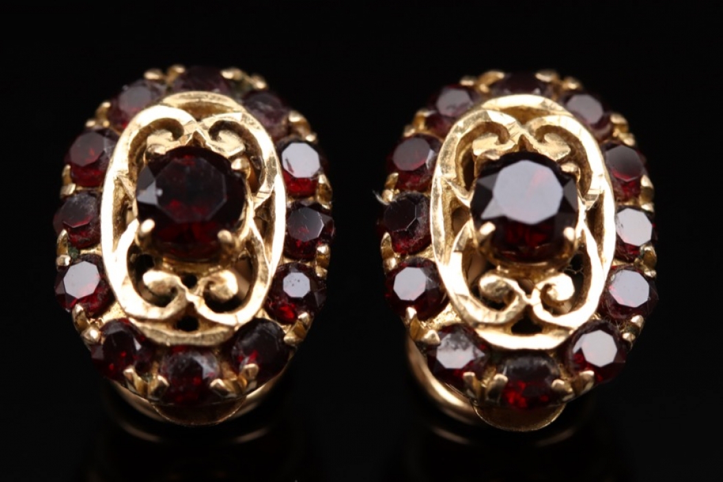 Pair of red garnet clip earrings