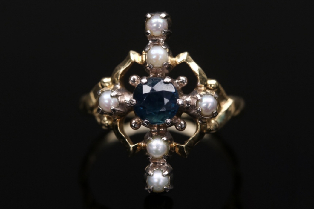 Cross-shaped Ring with sapphire snd pearls