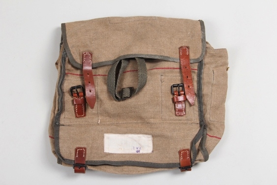 Wehrmacht horse's gas mask bag - bwz44