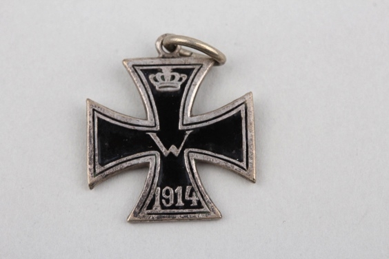 WW1 patriotic enamel 1914 Iron Cross pendant