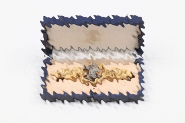 Squadron Clasp for Aufklärer (Imme) in gold + case