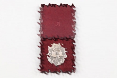 Wound Badge in silver with case - 100