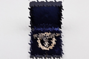Luftwaffe Pilot's Badge (Juncker) in case mint condition