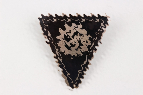 Black DAF badge 