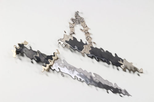 SS chained Service Dagger 