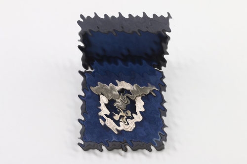 Luftwaffe Pilot's Badge (GWL) in case 
