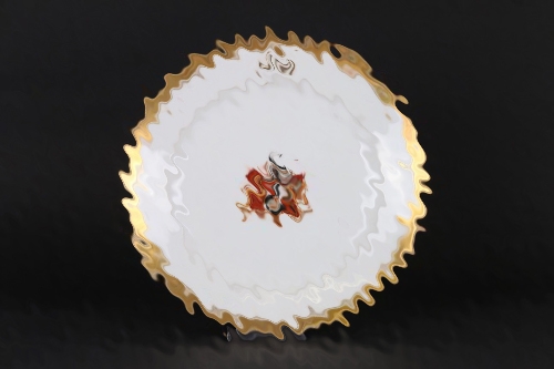 Unknown porcelain plate with crest