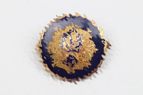 RLB AMTSTRÄGERIN badge in gold - 1st pattern