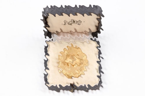 Wound Badge in gold with case - tombak