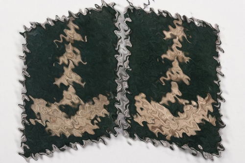 Luftwaffe official's collar tabs - middle grade