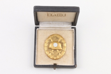 Wound Badge in gold in LDO case