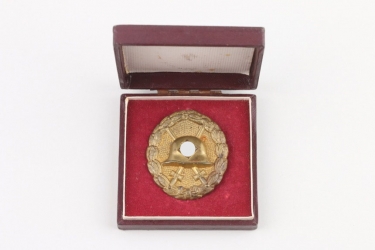 1st pattern Wound Badge in gold in case 