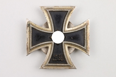 LC grouping - 1939 Iron Cross 1st Class L/16 on screw-back 