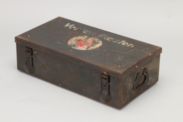 Wehrmacht first-aid box with content