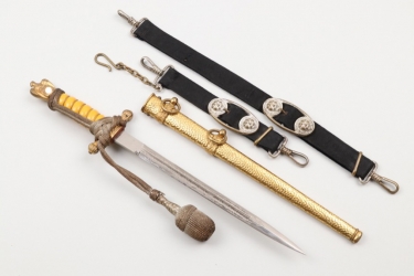 Kriegsmarine civil servant's dagger (Höller) & hangers