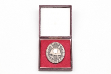Wound Badge in silver with case - Hauptmünzamt