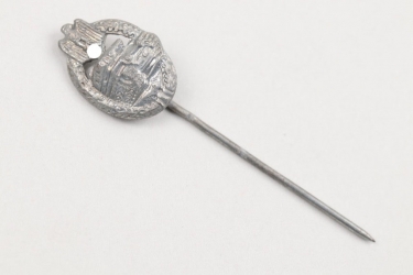 Tank Assault Badge in silver miniature pin
