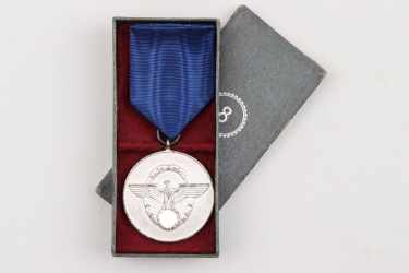 Police 8 years Long Service Award in case