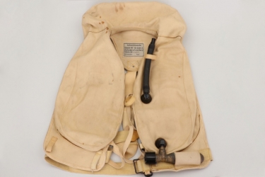 Luftwaffe ship pilot's life vest