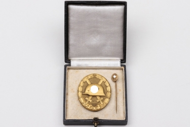 Cased Wound Badge in gold + pin - Hauptmünzamt