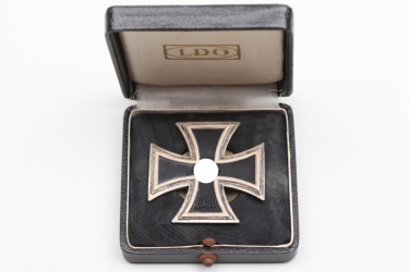 Cased 1939 Iron Cross 1st Class on screw-back - L/52