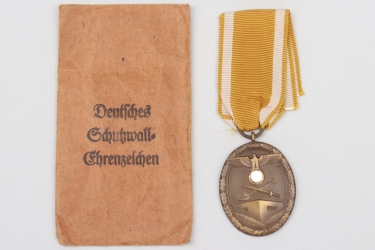 Westwall Medal with bag - Karl Pichl