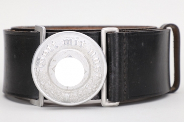 SS-Polizei-Division officer's belt and buckle - RZM