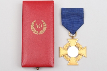 Faithful Service Medal for 40 years in case