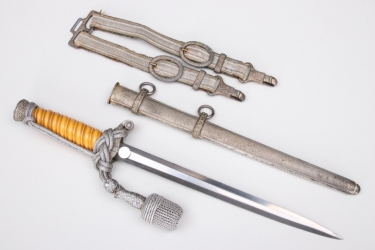 Heer officer's dagger "striped texture" (Höller) with hangers & portepee