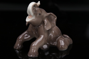 SS Allach - small colored porcelain figure of an 'elephant' #4 (Kärner)