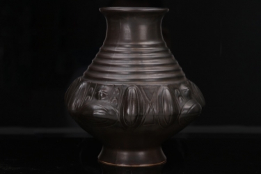 SS Allach - ceramic Saxon-urn with Germanic motifs #K511