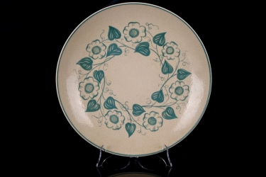 SS Allach - ceramic wall plate with flower motif