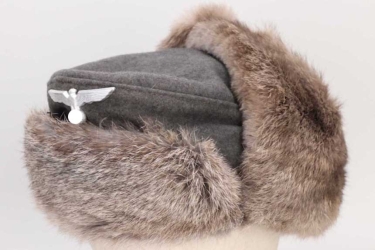 Heer winter fur cap with eagle