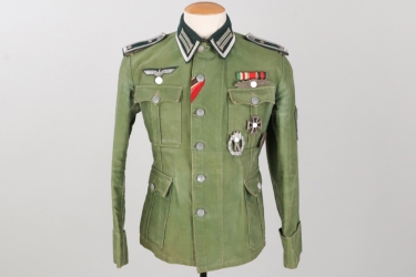 Heer Gebirgsjäger South Front field tunic with medals