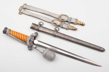 Heer officer's dagger with general's hangers & portepee - E. Pack
