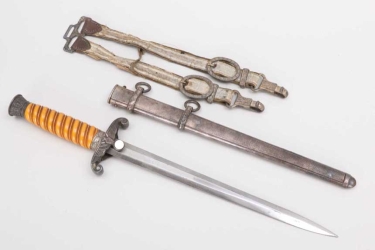Heer officer's dagger with hangers