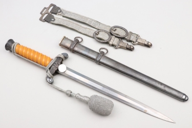 Heer officer's dagger with portepee & hangers