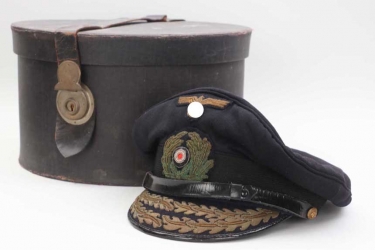 Kriegsmarine admiral's visor cap in case
