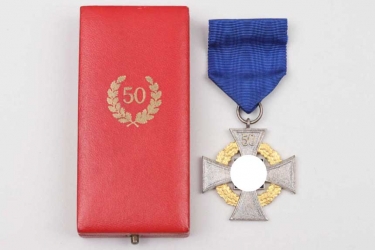 Faithful Service Decoration for 50 years in case - Deschler