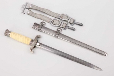 Heer officer's dagger with hangers
