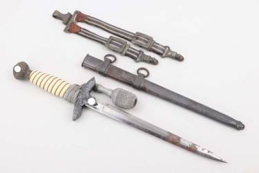 Luftwaffe officer's dagger with hangers and portepee