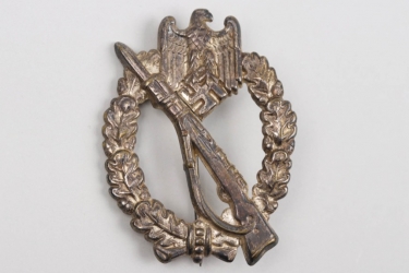Infantry Assault Badge in silver - Petz & Lorenz tombak